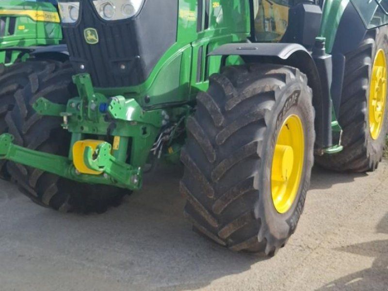 John Deere 6M 250