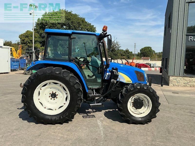New Holland t5050 (st27259)