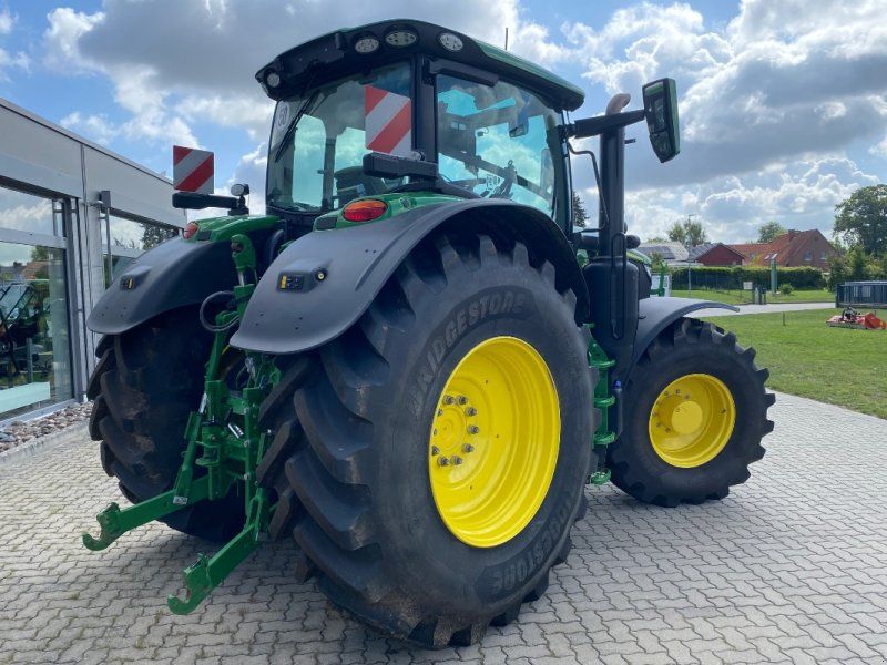 John Deere 6R 215