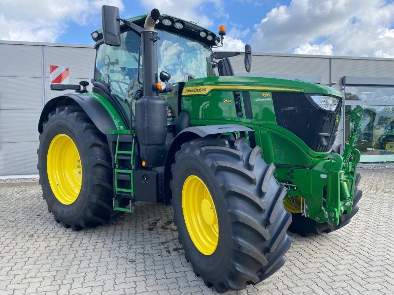 John Deere 6R 250