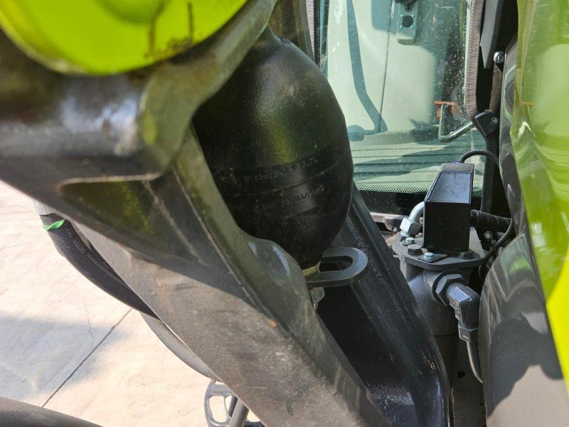 Claas Axos 240
