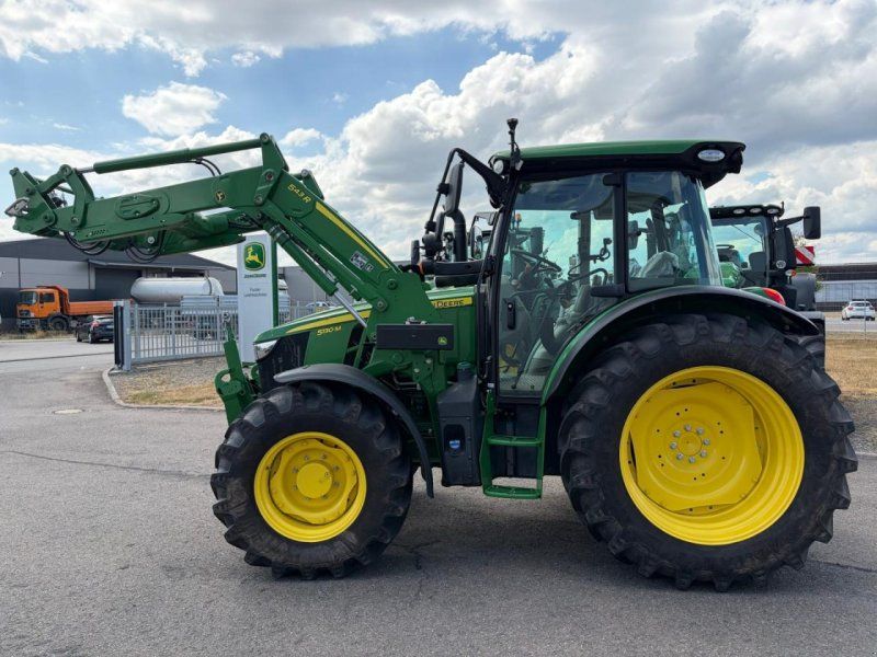 John Deere 5130M