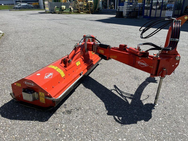 Kuhn TB 211