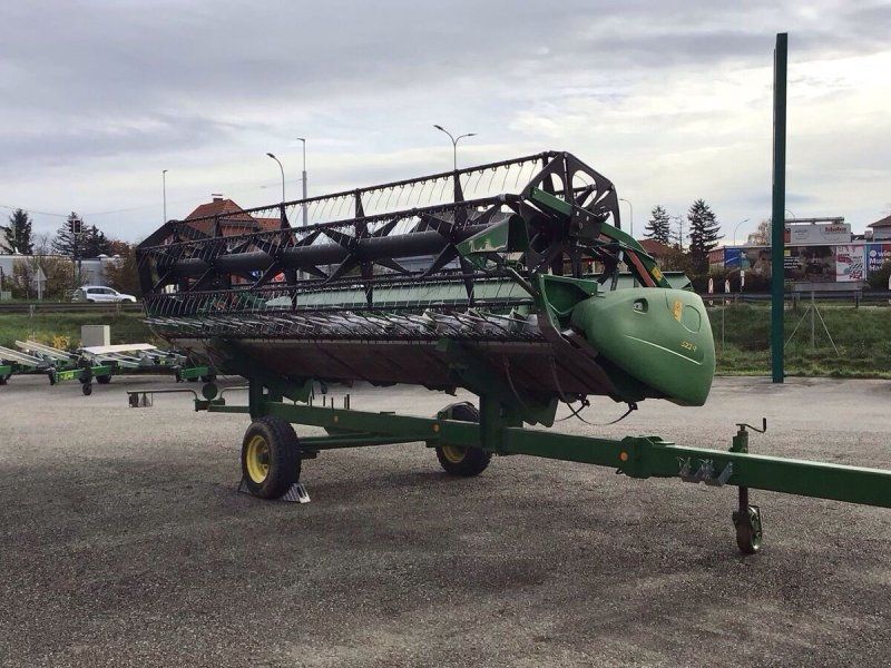 John Deere Schneidwerk 622 R mit Flötzinger Schneidwerkswag