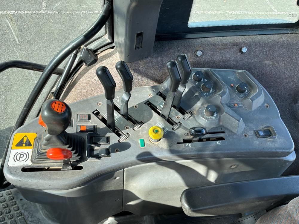 1994 Ford 8870 DT Vierwielaangedreven landbouwtractor