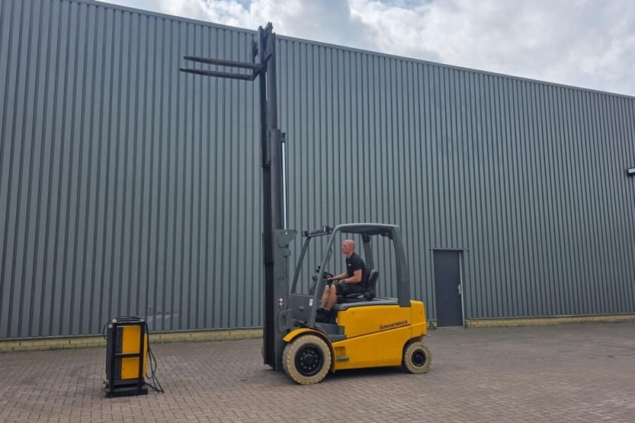 Jungheinrich EFG535 Electric, Lifting Height 4700mm, Freelift 1