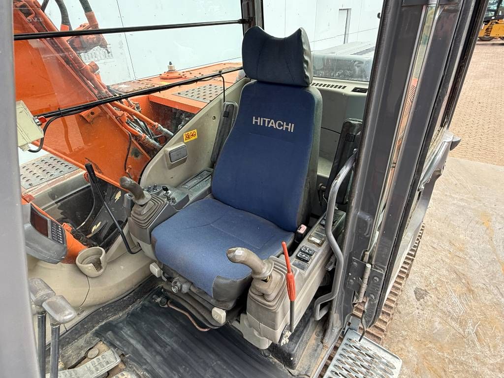 Hitachi ZX110-3 - Hammer Lines / Quick Coupler