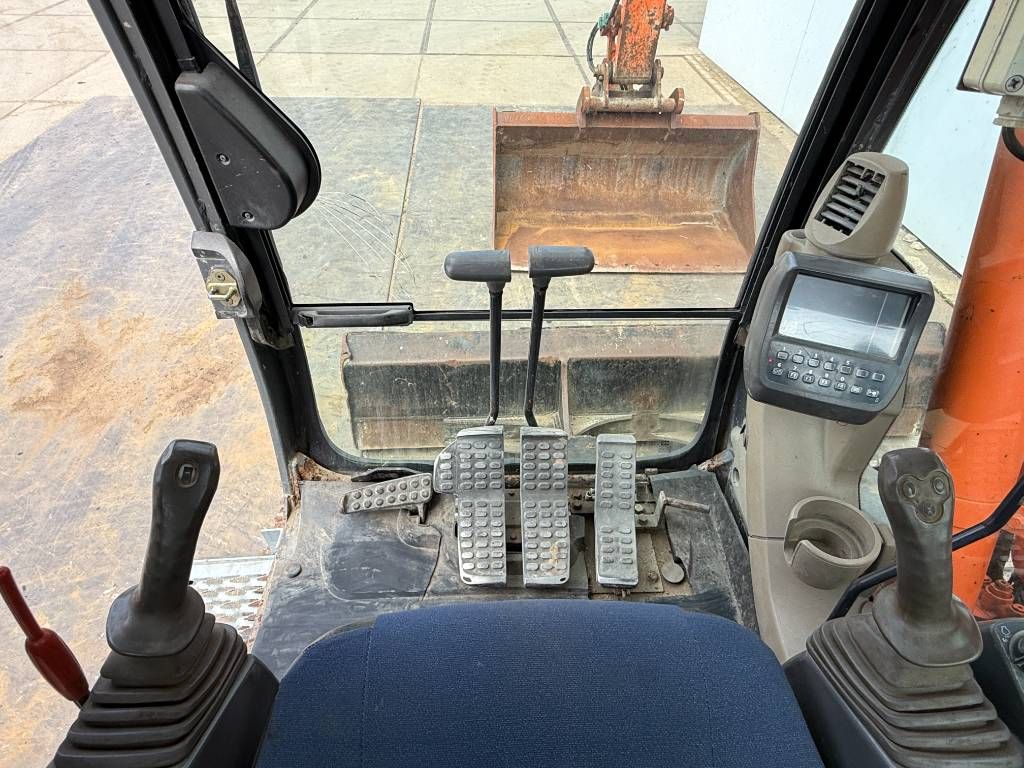 Hitachi ZX110-3 - Hammer Lines / Quick Coupler