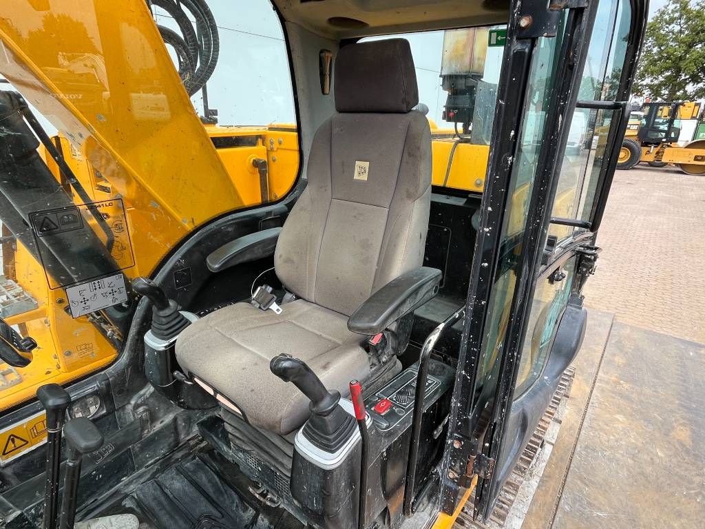 JCB JZ141LC - Automatic Greasing / Quick Coupler