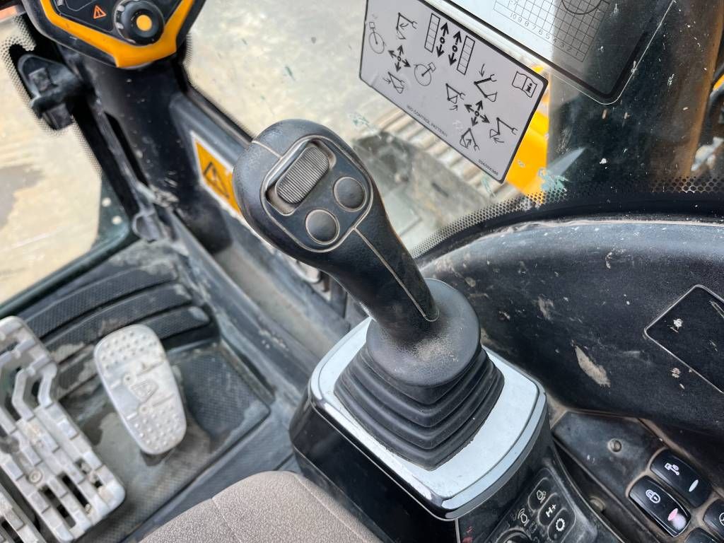JCB JZ141LC - Automatic Greasing / Quick Coupler
