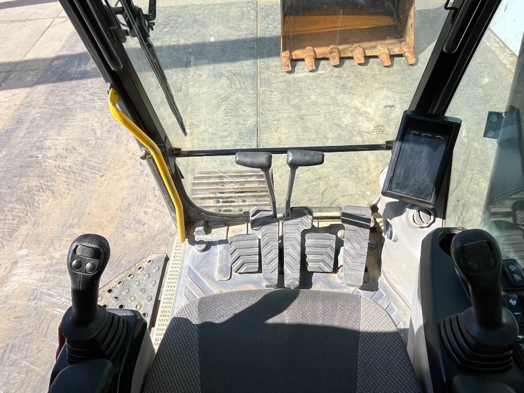 Volvo EC380EL - Automatic Greasing / Quick Coupler