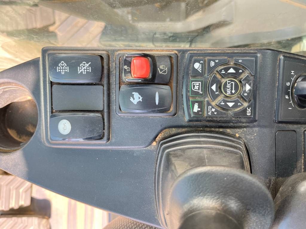 Volvo EC380EL - Automatic Greasing / Quick Coupler