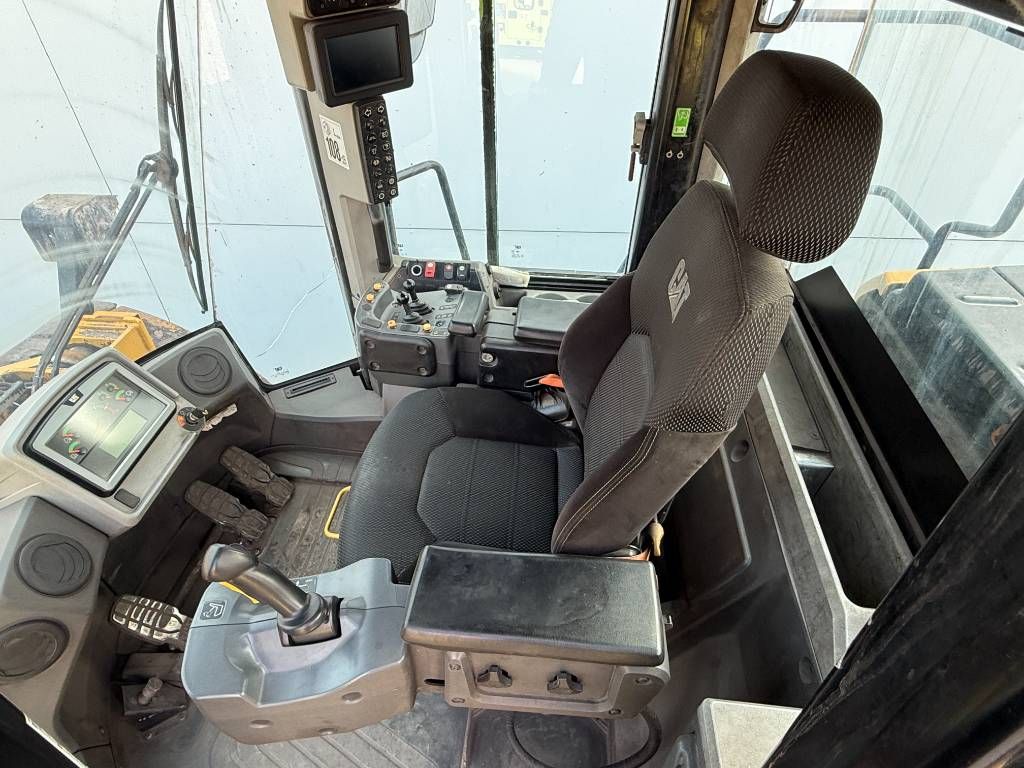 CAT 972M - Automatic Greasing / Camera