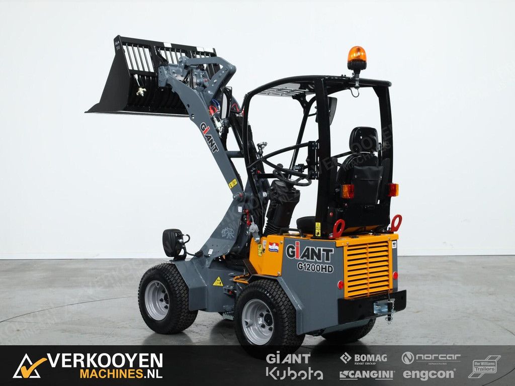 2026 Giant G1200 HD VK10927