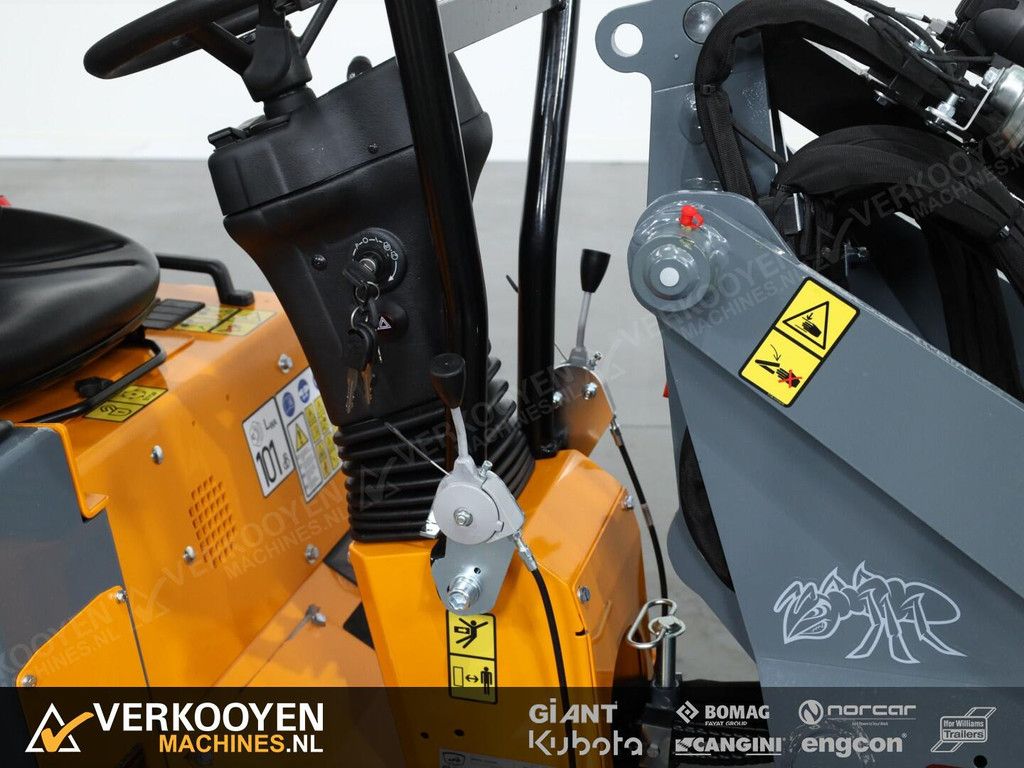 2026 Giant G1200 HD VK10927