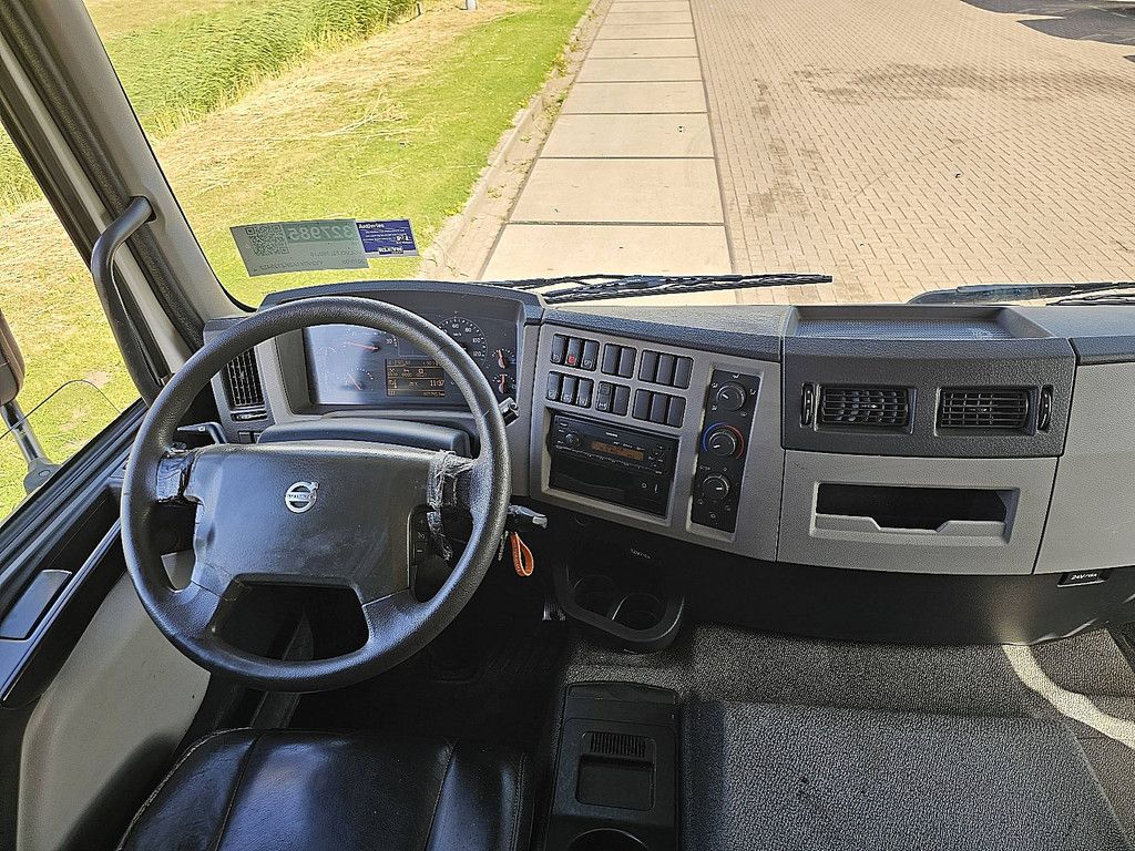 VOLVO FE 280.18 2t lift box 5.52 m