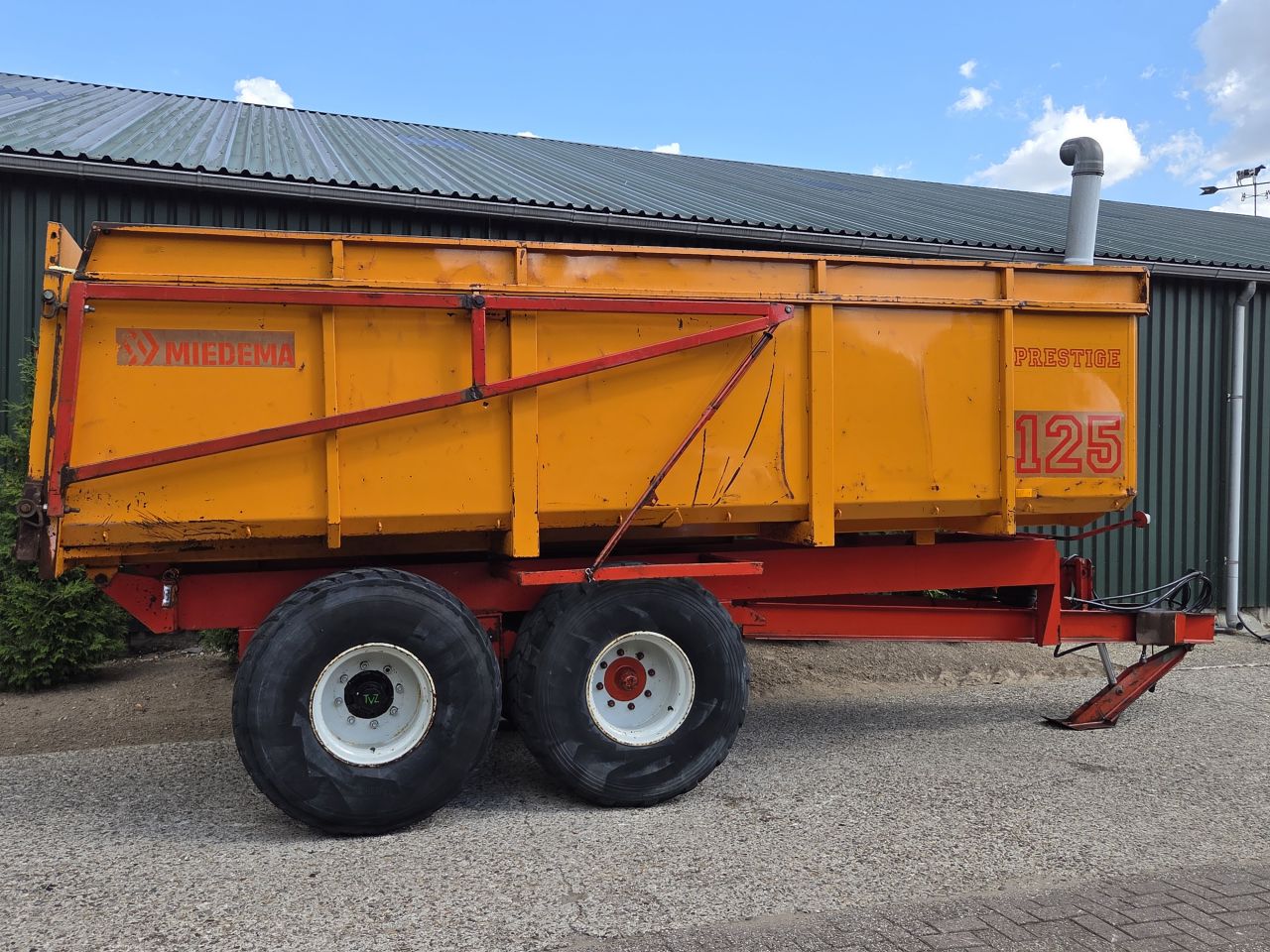 Miedema HST 125 Landbouwkipper Akkerbouwkipper kipper