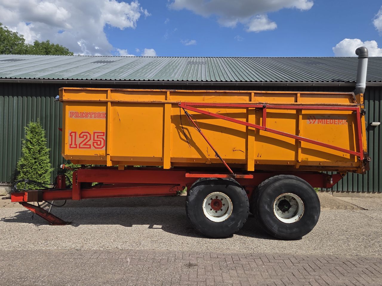 Miedema HST 125 Landbouwkipper Akkerbouwkipper kipper