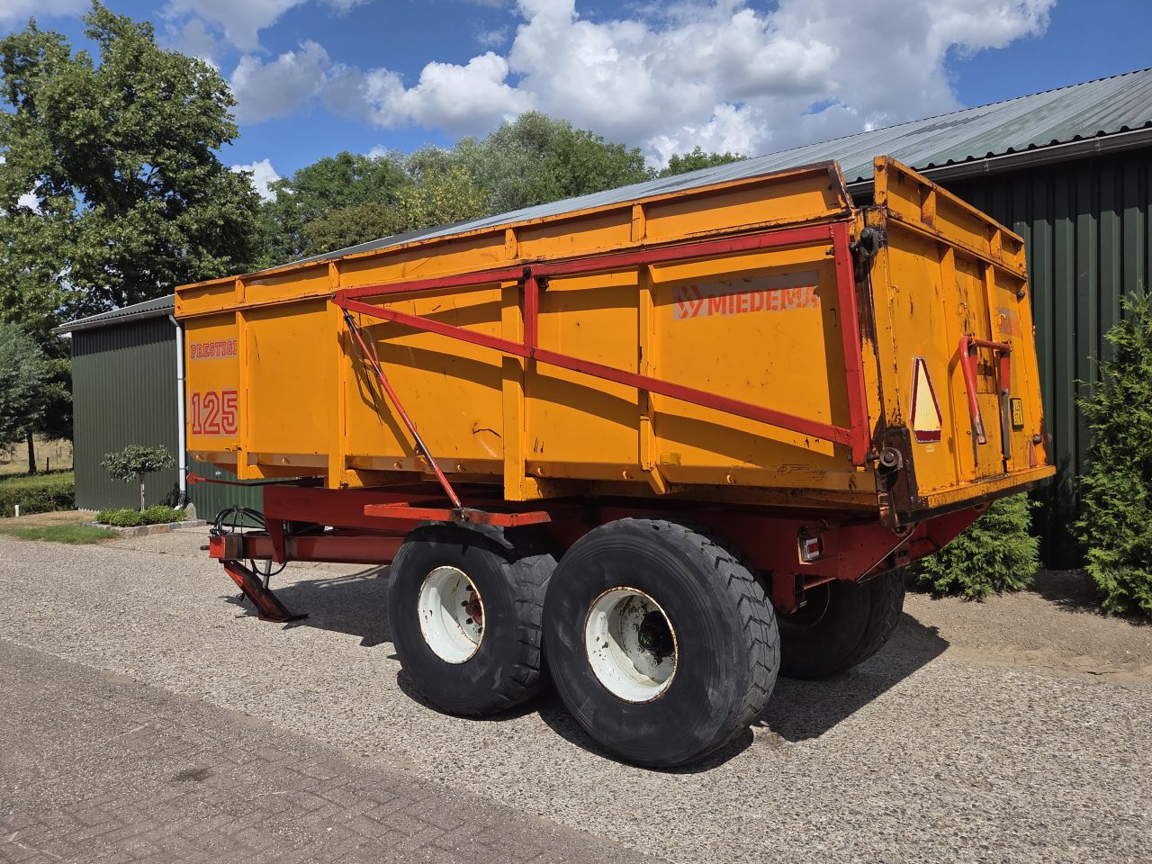 Miedema HST 125 Landbouwkipper Akkerbouwkipper kipper