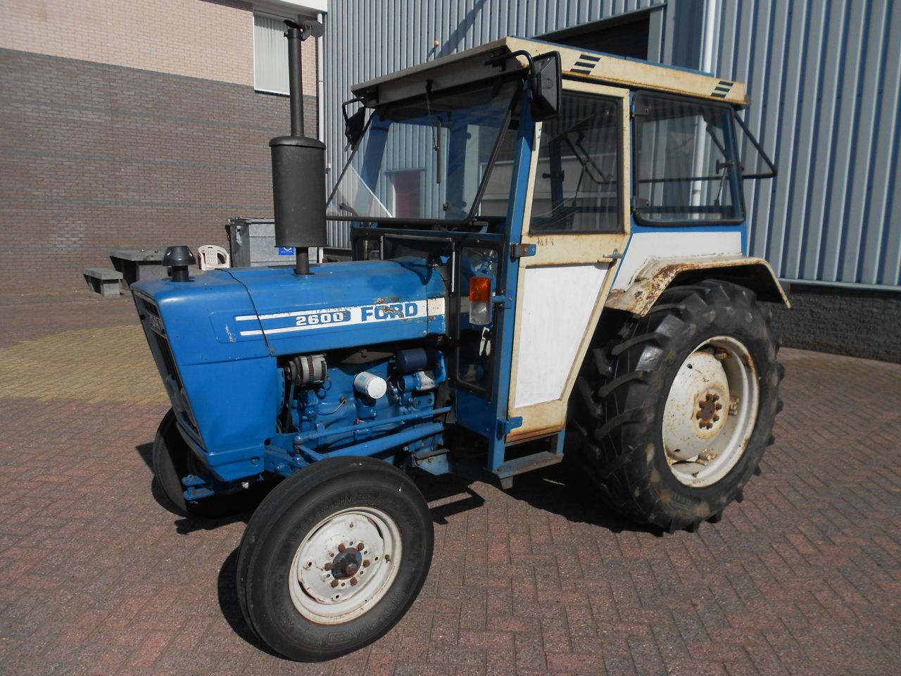 Ford 2600