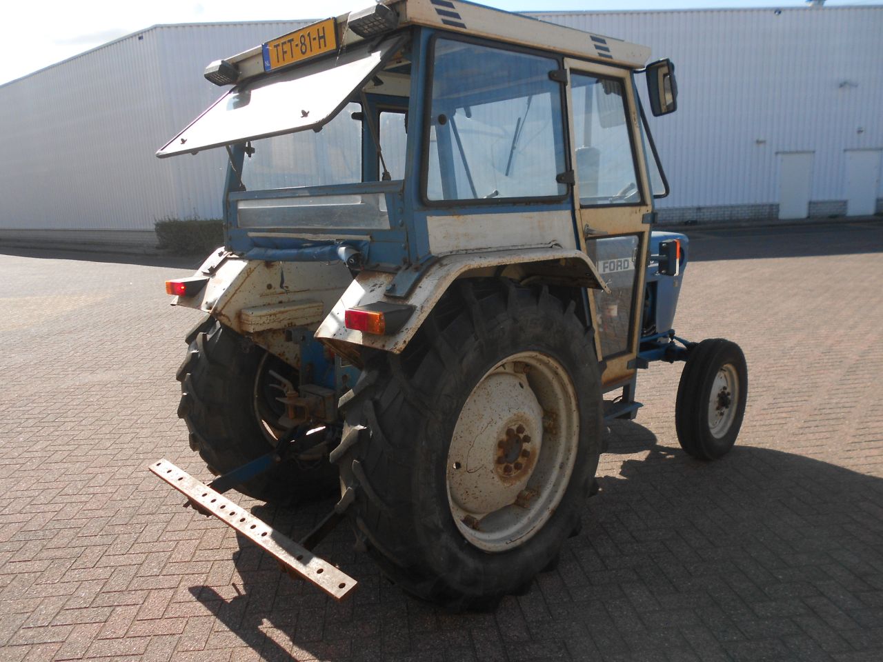 Ford 2600