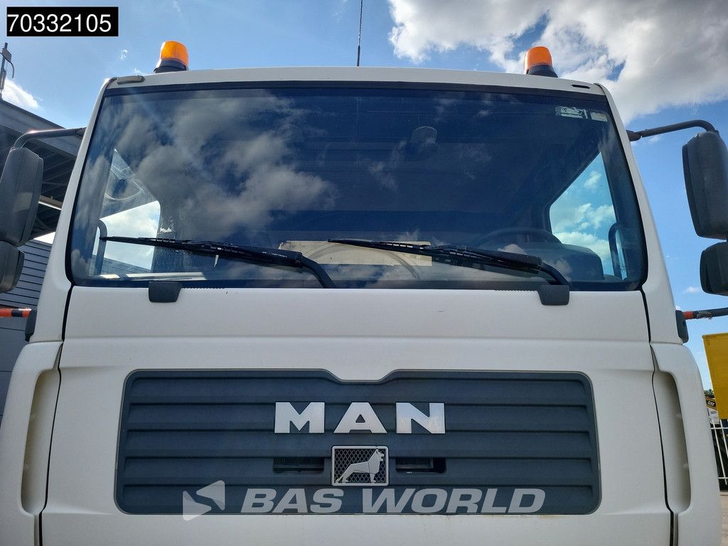 MAN TGA 35.390 8X4 19m3 tipper Steelsuspension Big-Axle Retarder Euro 2