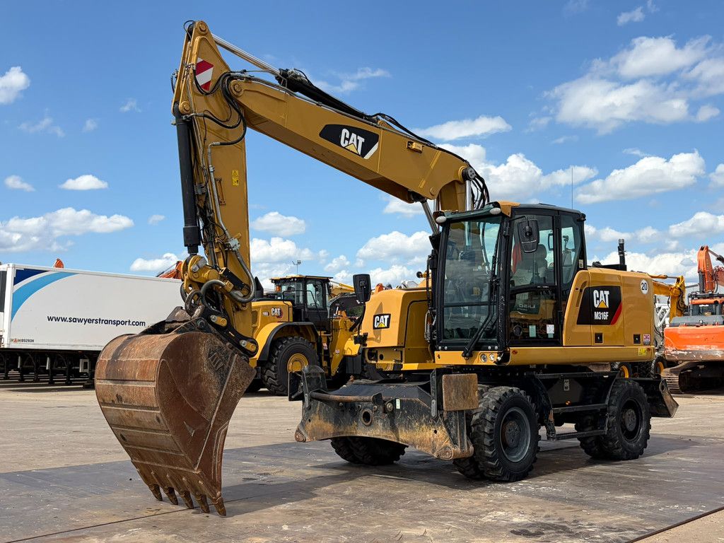 Caterpillar M316F Mobile excavator