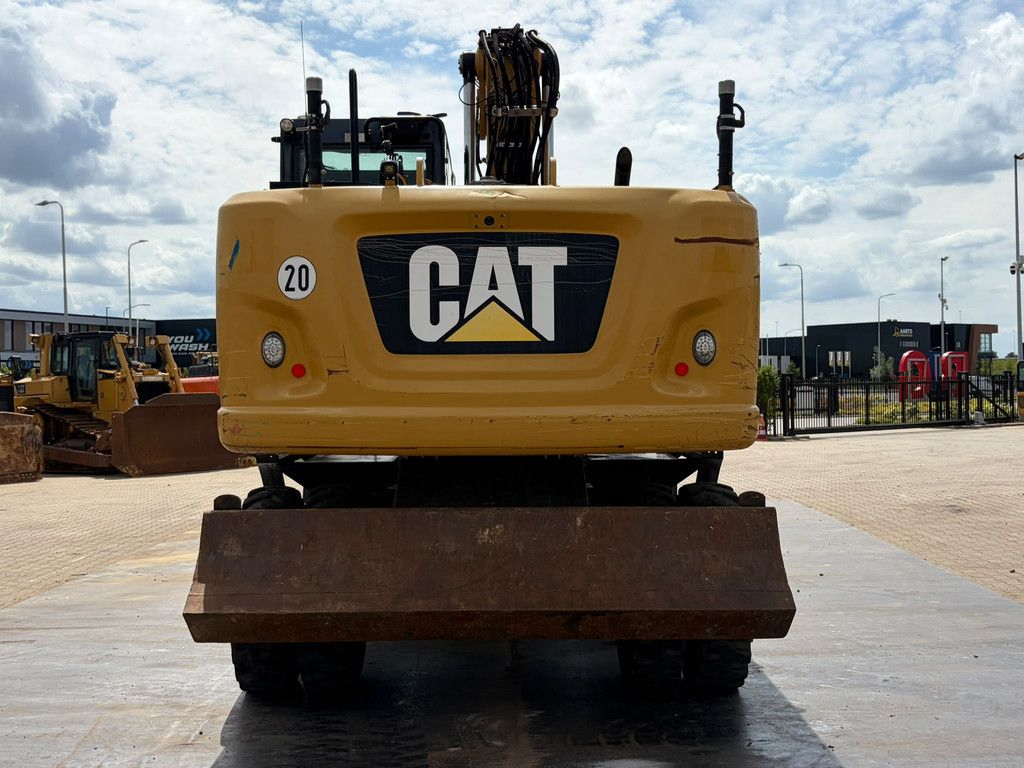 Caterpillar M316F Mobile excavator