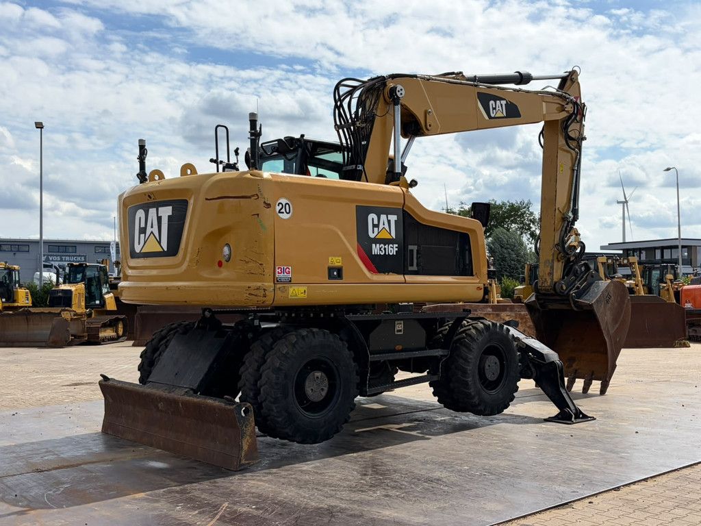 Caterpillar M316F Mobile excavator