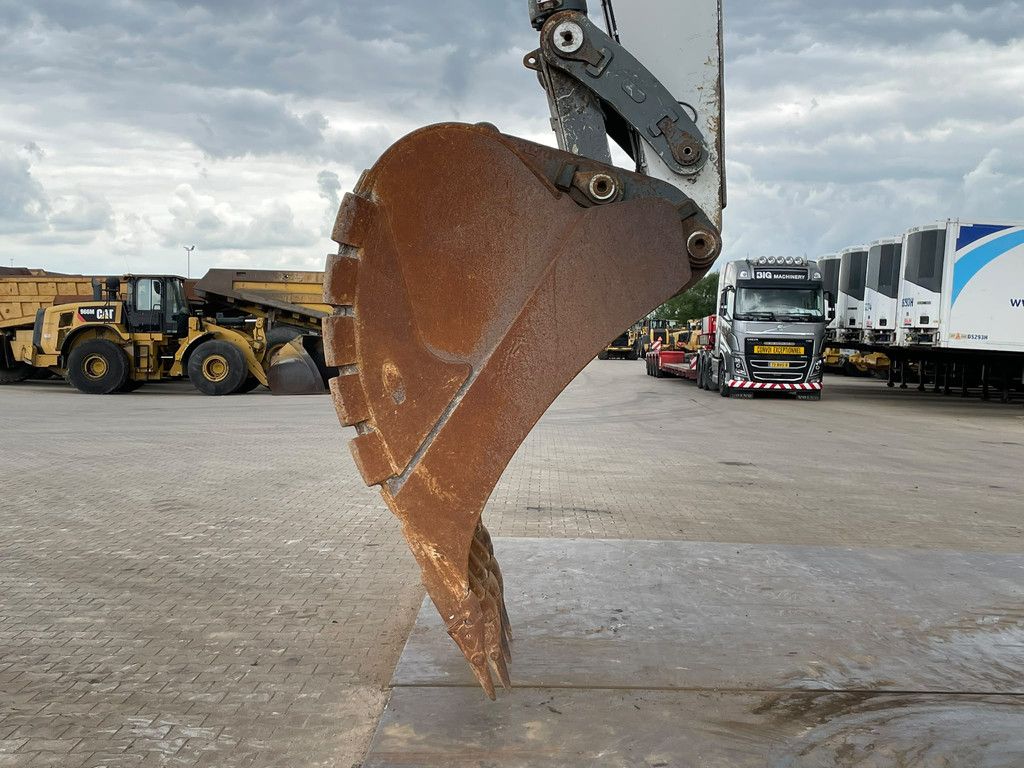 Liebherr R950 SHD (R944 / R945 / R946)