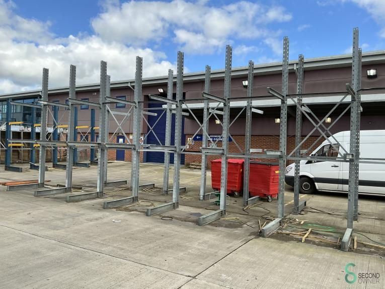 Cantilever racking Stow
