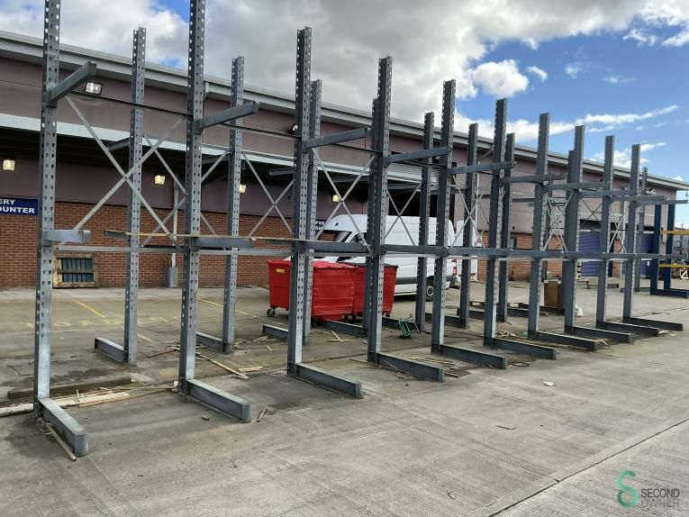 Cantilever racking Stow