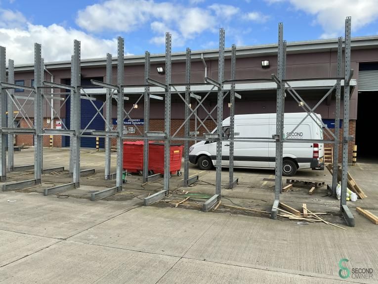 Cantilever racking Stow