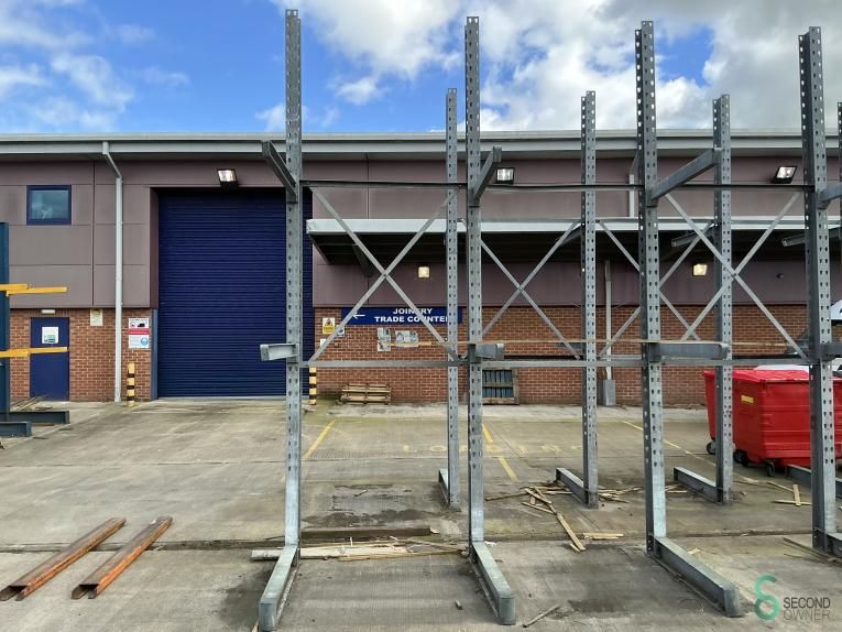 Cantilever racking Stow