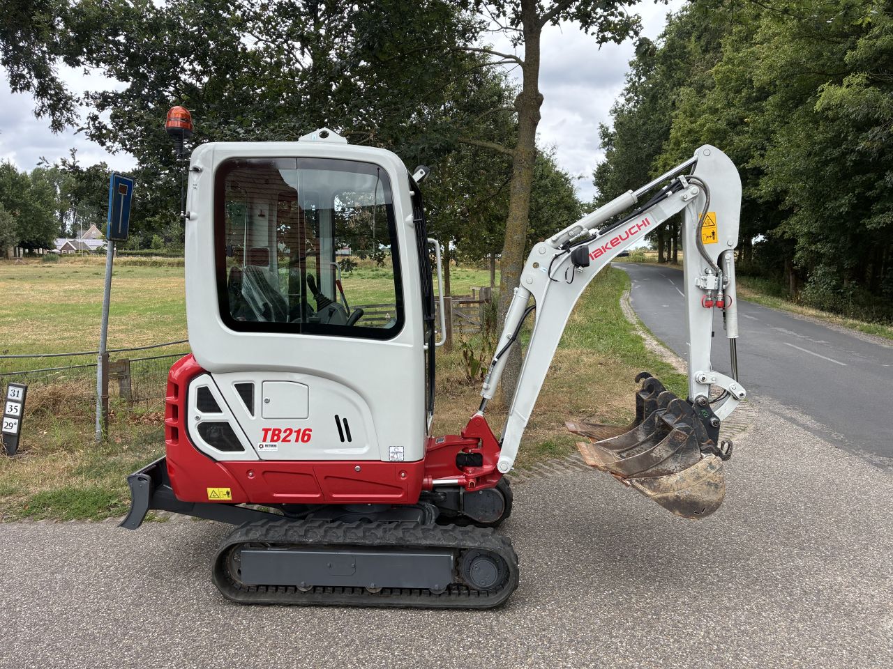 Takeuchi TB216 extra