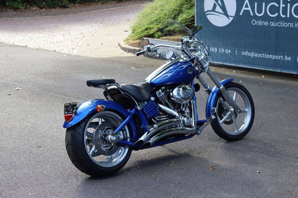 Motorrad Harley-Davidson ROCKER C Benzin 2009