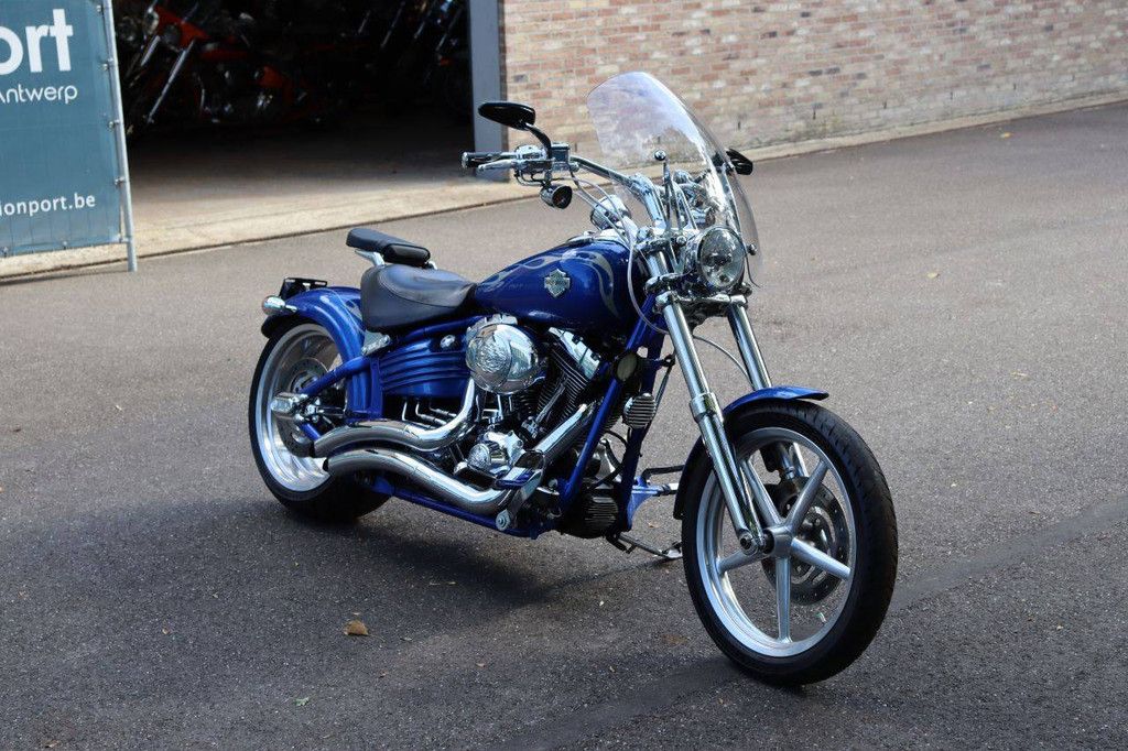 Motorrad Harley-Davidson ROCKER C Benzin 2009