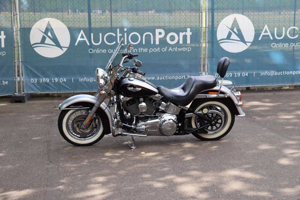 Harley-Davidson Deluxe Softail Benzinmotorrad 2016