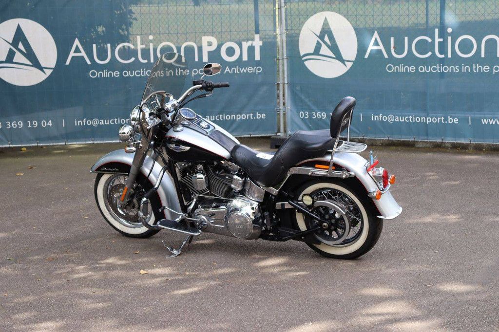 Harley-Davidson Deluxe Softail Benzinmotorrad 2016