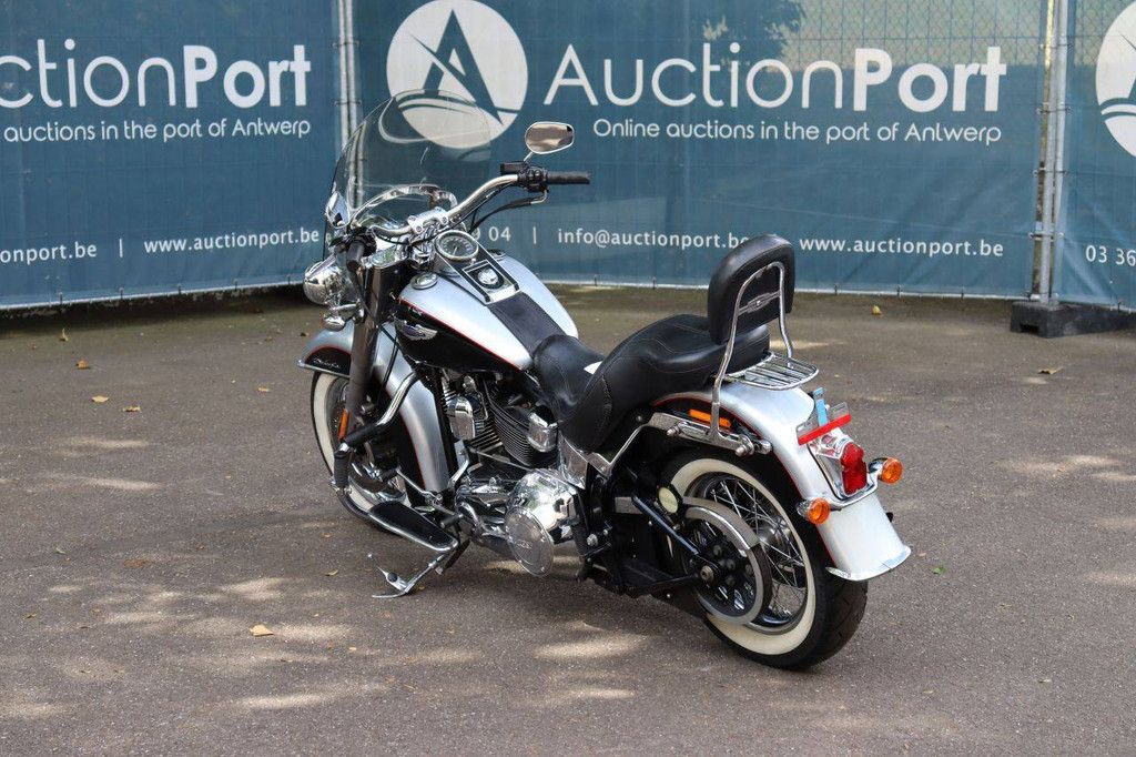 Harley-Davidson Deluxe Softail Benzinmotorrad 2016