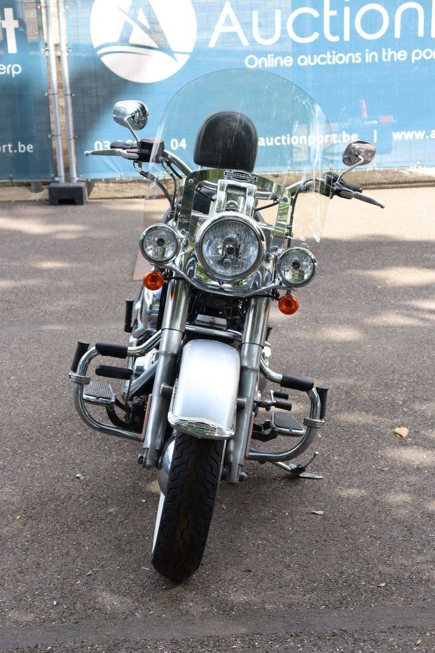 Harley-Davidson Deluxe Softail Benzinmotorrad 2016
