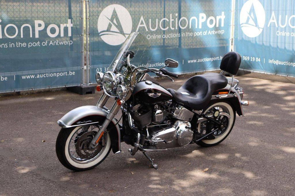 Harley-Davidson Deluxe Softail Benzinmotorrad 2016