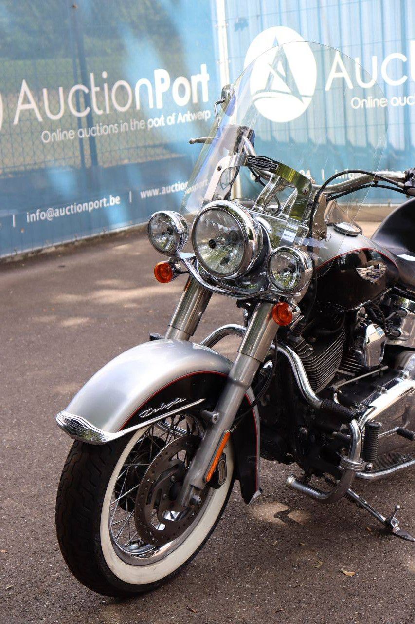 Harley-Davidson Deluxe Softail Benzinmotorrad 2016