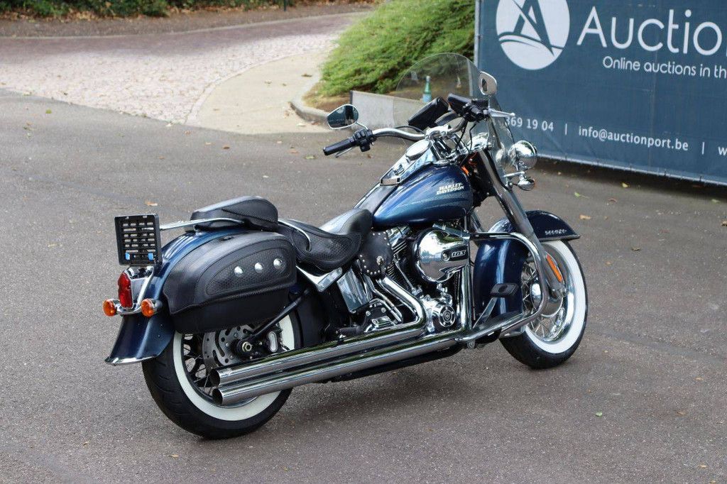 Harley-Davidson Deluxe Softail Benzinmotorrad 2016