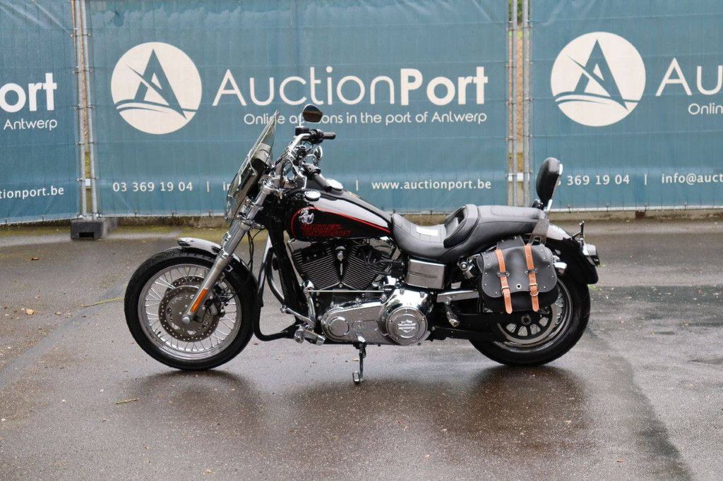 Motorrad Harley Davidson Dyna Low Rider Benzin 2015