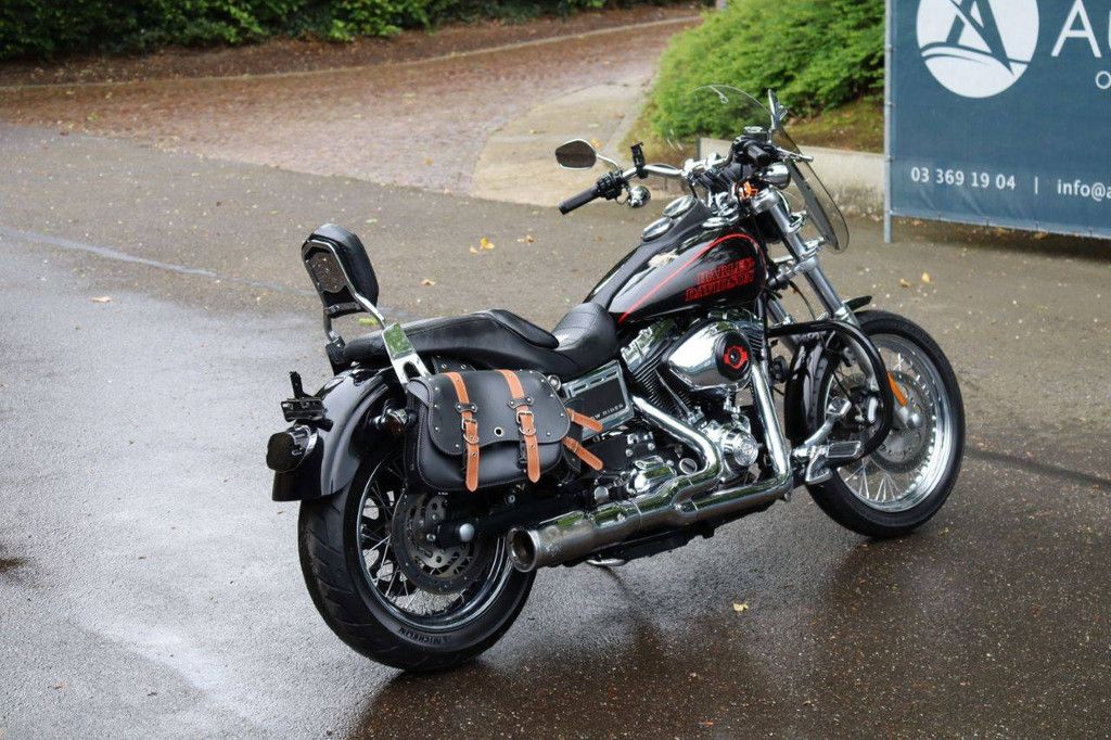 Motorrad Harley Davidson Dyna Low Rider Benzin 2015