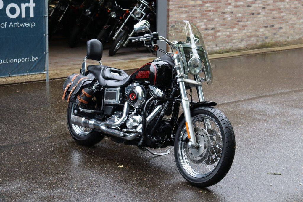 Motorrad Harley Davidson Dyna Low Rider Benzin 2015