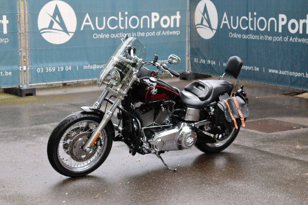 Motorrad Harley Davidson Dyna Low Rider Benzin 2015
