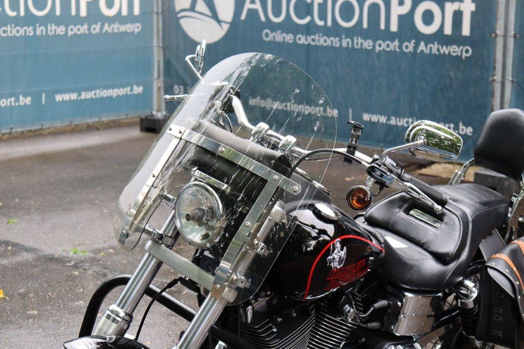Motorrad Harley Davidson Dyna Low Rider Benzin 2015