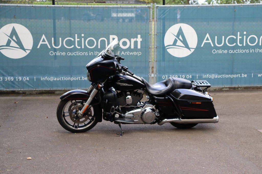 Motor Harley-Davidson STREET GLIDE SPECIAL Benzine 2015